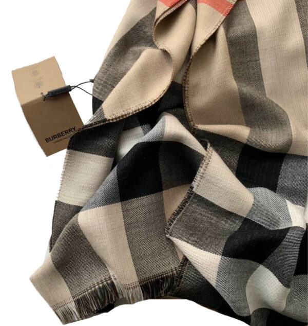 Burberry Sciarpa Pashmina in Cashmere Donna Bicolore 200×70 Special Price